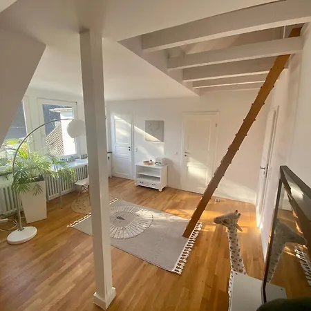 Mit Bad Und Ankleideraum + Parkplatz