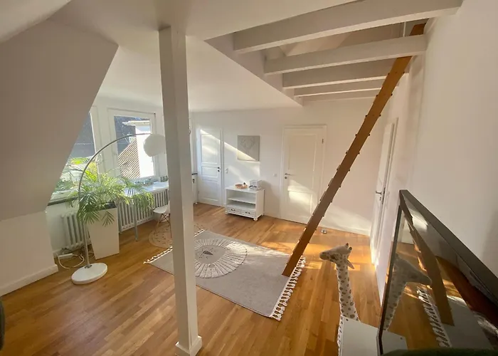 (messe)zimmer Mit Bad Und Ankleideraum + Parkplatz